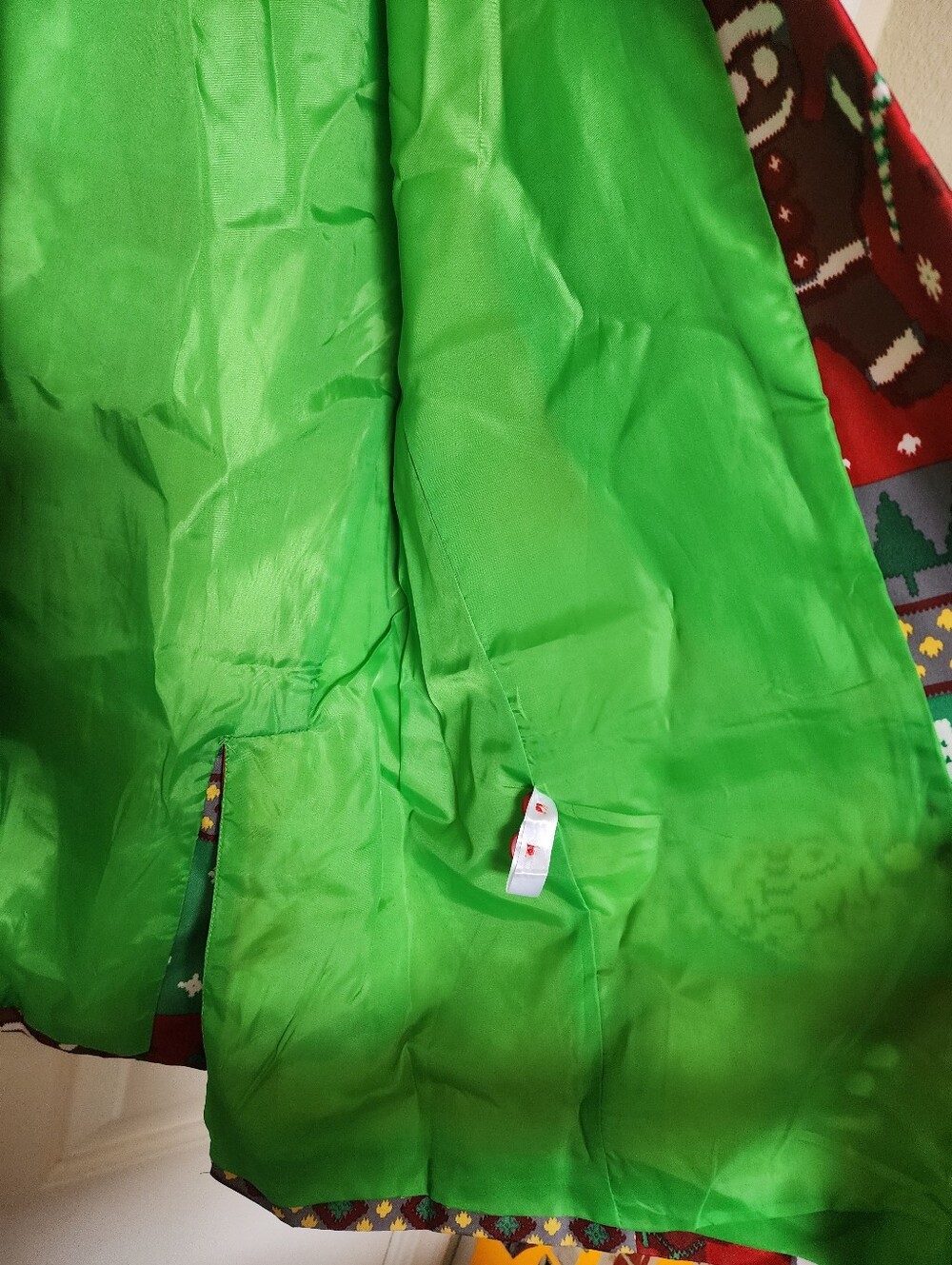 Mens Red & Green Holiday Santa Blazer And Tie. - Picture 7 of 8